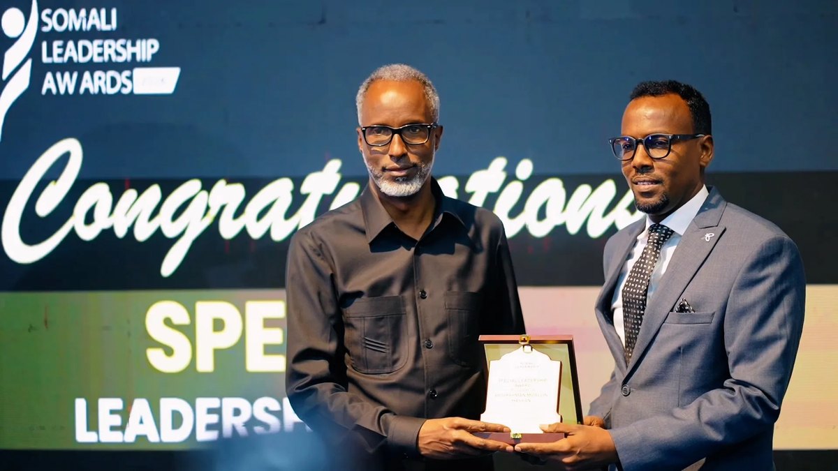 Guddoomiyaha Degmada Dayniile oo Helay Abaal-marinta Somali Leadership Awards 2026
