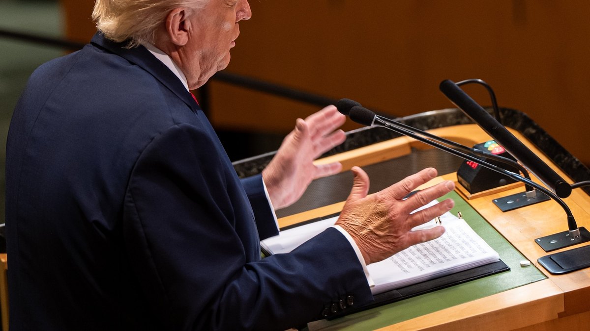 Madaxweynaha Maraykanka Trump wuxuu ku soo laabanayaa Golaha Guud ee Qaramada Midoobay xilli caalamku uu ku jiro khatar