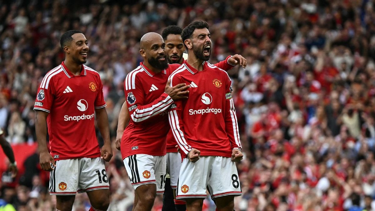 Manchester United ayaa 5-2 ku garaacday Ipswich Town, natiijo taageerta Michael Carrick