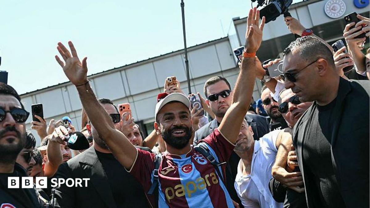 Salah wuxuu qandaraas labo sano ah la saxiixday Trabzonspor ka dib markii uu ka tagay Liverpool