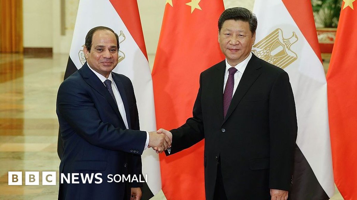 Xi Jinping wuxuu booqasho ku tegay Qaahira kadib dhoolatus wadajir ah oo ay ku jireen diyaaradaha J-16