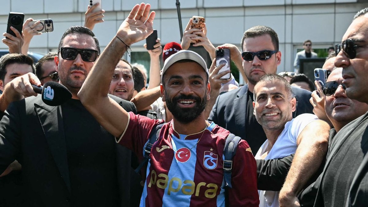 Mohamed Salah oo gaaray Istanbul ka dib markii uu u dhowaaqay inuu Trabzonspor ku biirayo