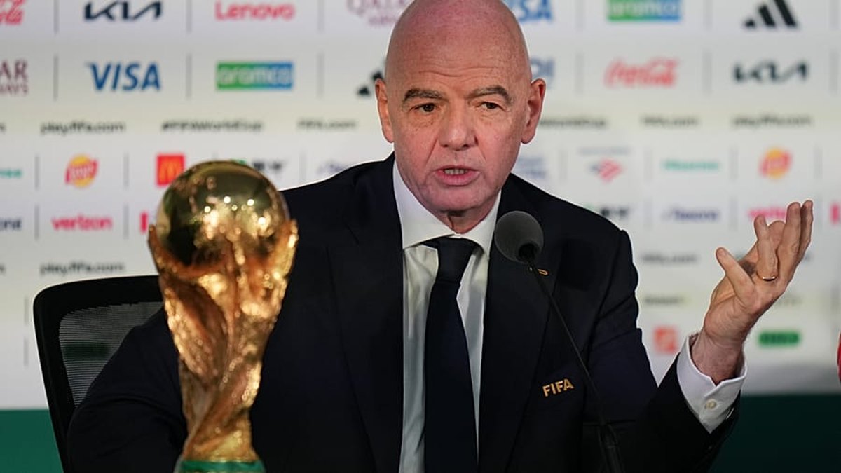 Infantino wuu joojiyay qorshihii iibinta faa'iidada Koobka Adduunka kadib diiddo caalami ah
