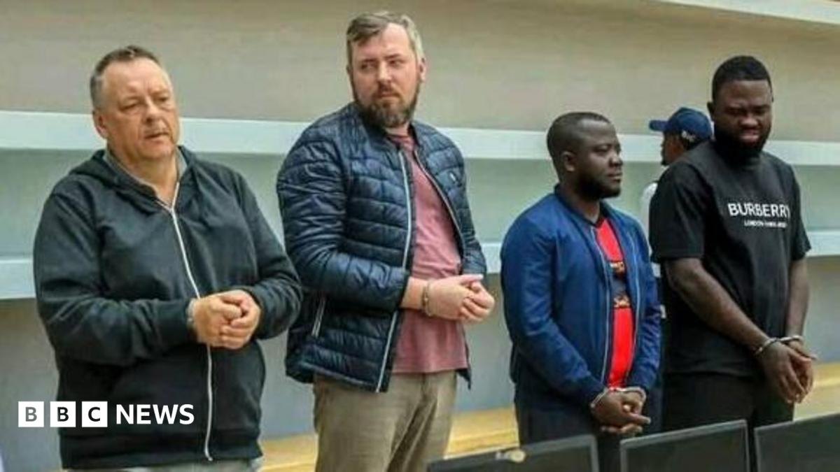 Maxkamad Angola oo xukuntay laba Ruushan oo lagu helay argagixiso iyo basaasnimo