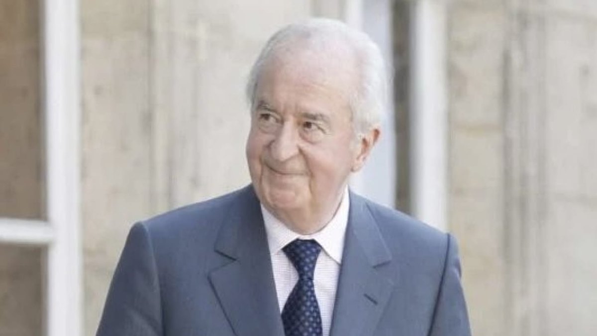 Madaxweynaha Faransiiska Macron iyo Xildhibaano kale ayaa ka hadlay geerida halyeeyka siyaasadeed ee Edouard Balladur