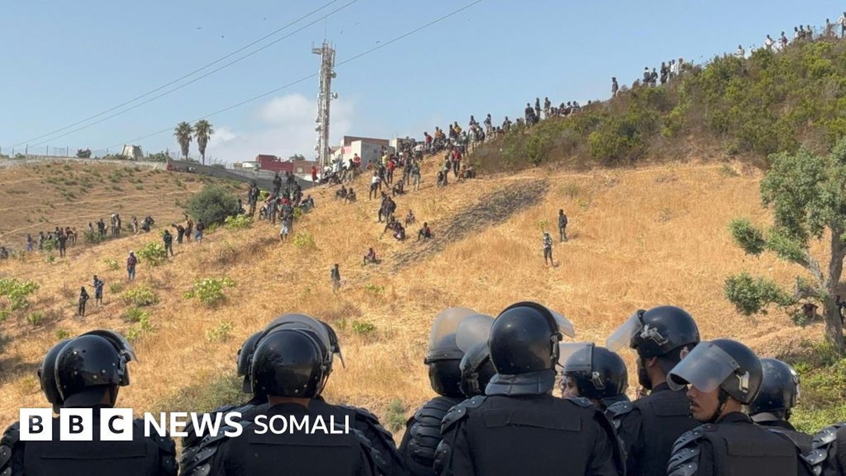Mas'uuliyiinta Morocco oo qabtay 111 muhaajiriin u dhow xadka Ceuta