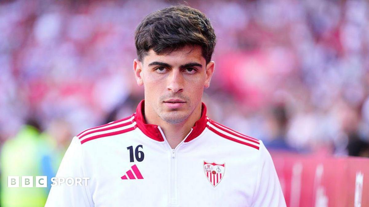 Bournemouth oo u dhow heshiis £11.1m ah oo ay la gasho Juanlu ee Sevilla