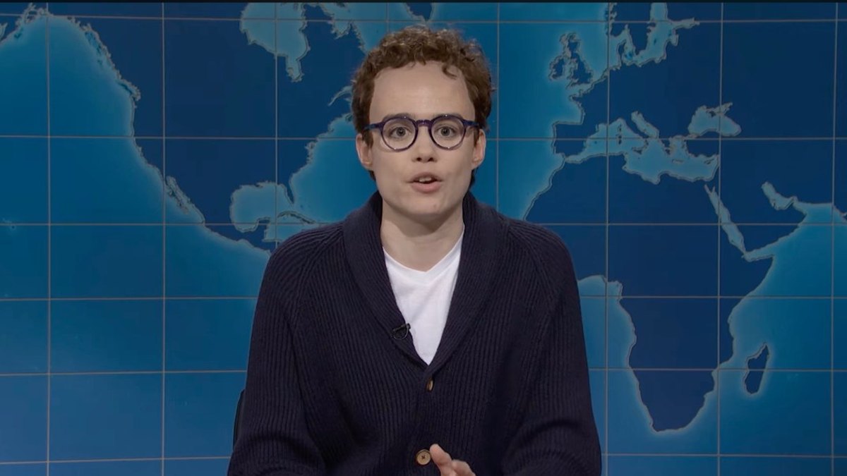 Dario Amodei waxaa loo sameeyay ciyaar barwaaqo-soor ah oo ka dhacday SNL