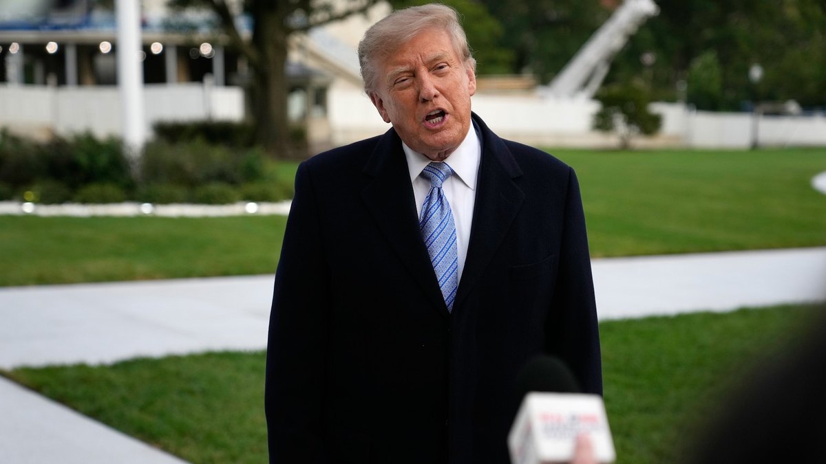 Madaxweyne Trump iyo Xildhibaanka Aqalka Hoose Johnson waa inay la kulmaan hoggaamiyayaasha shirkadaha AI bishan