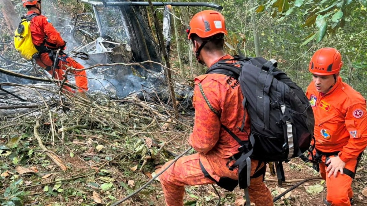 Afar Qof Oo Ku Dhintay Shil Diyaarad Helikobtar Ah Oo Ka Dhacay Rio de Janeiro