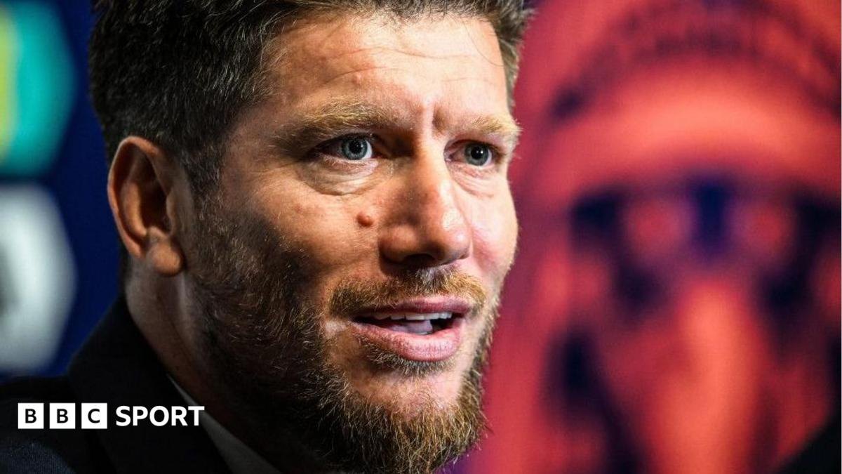 Sebastien Pocognoli: Xulka Scotland oo helay hogaamiye cusub oo da' yar