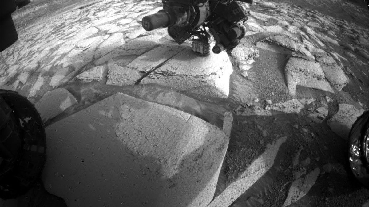 Curiosity wuxuu xusay 14-aadkii maalinta la dhacay Mars, isagoo ku sugan buurta Mount Sharp