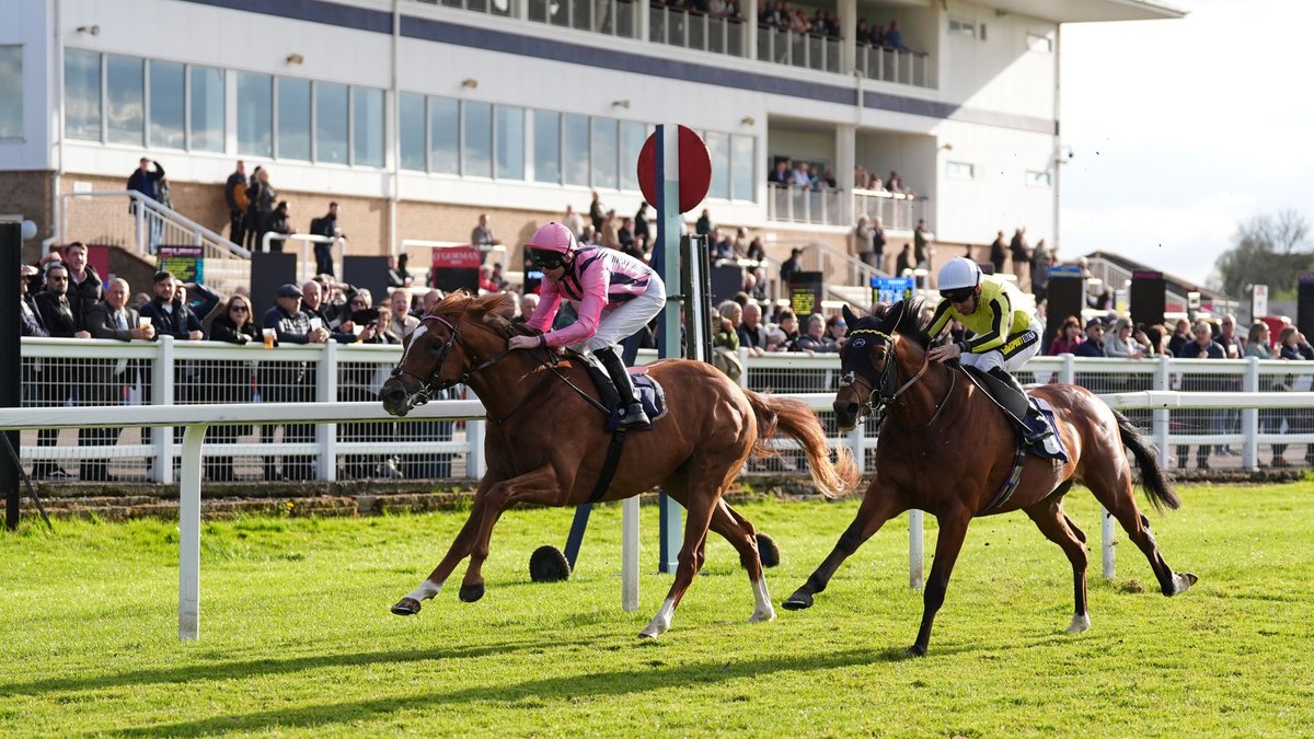 Ghostwriter, Tenability iyo Silawi Oo Wajahaya Tartan Adag oo August Stakes ah ee Windsor