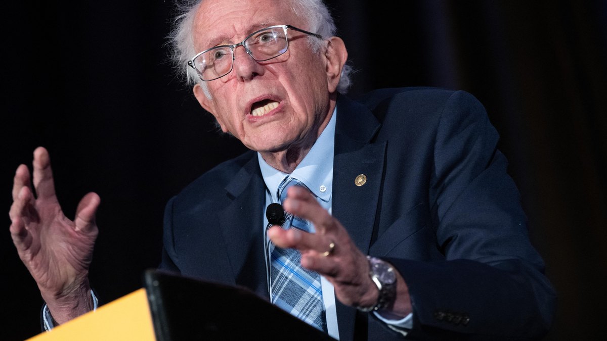 Senater Bernie Sanders iyo Xildhibaanka Greg Casar wuxuu soo saaray qorshaha xakamaynta 'superintelligence' ee AI-ga