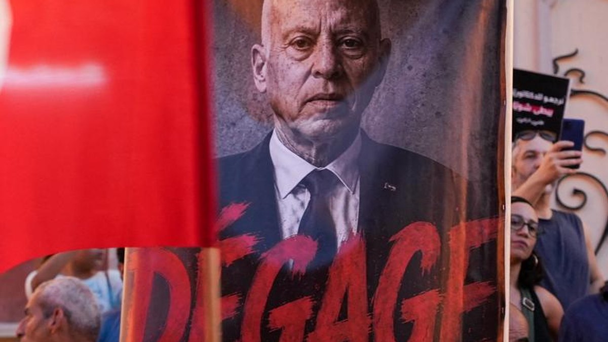 Tunisiya: Maxkamad ayaa amartay in warbaahine Mohamed Yousfi la xiro