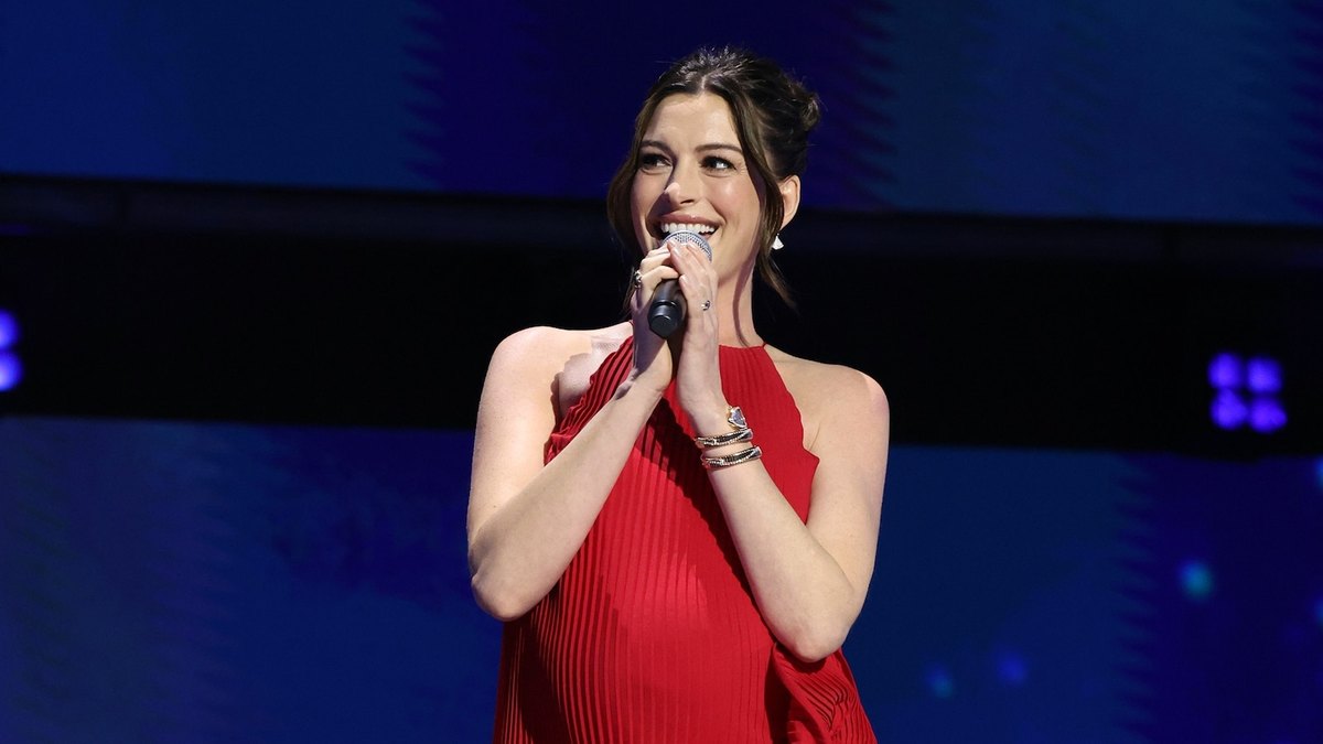 Anne Hathaway iyo Bob Iger ayaa loo xushay Ciyaaraha Barwaaqo-sooranka ee 2026