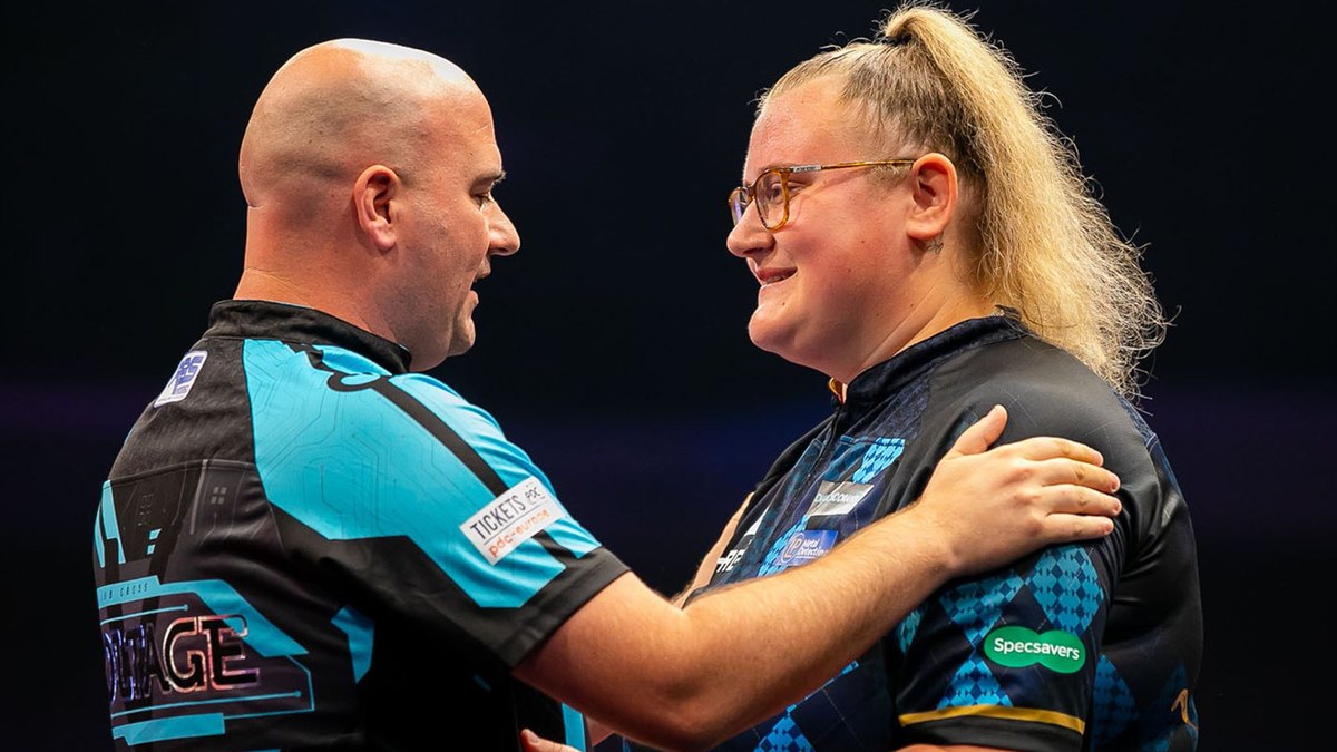 Beau Greaves oo taariikh dhigtay, laakiin Rob Cross ayaa 6-5 ku garaacay tartankii Hungarian Darts Trophy