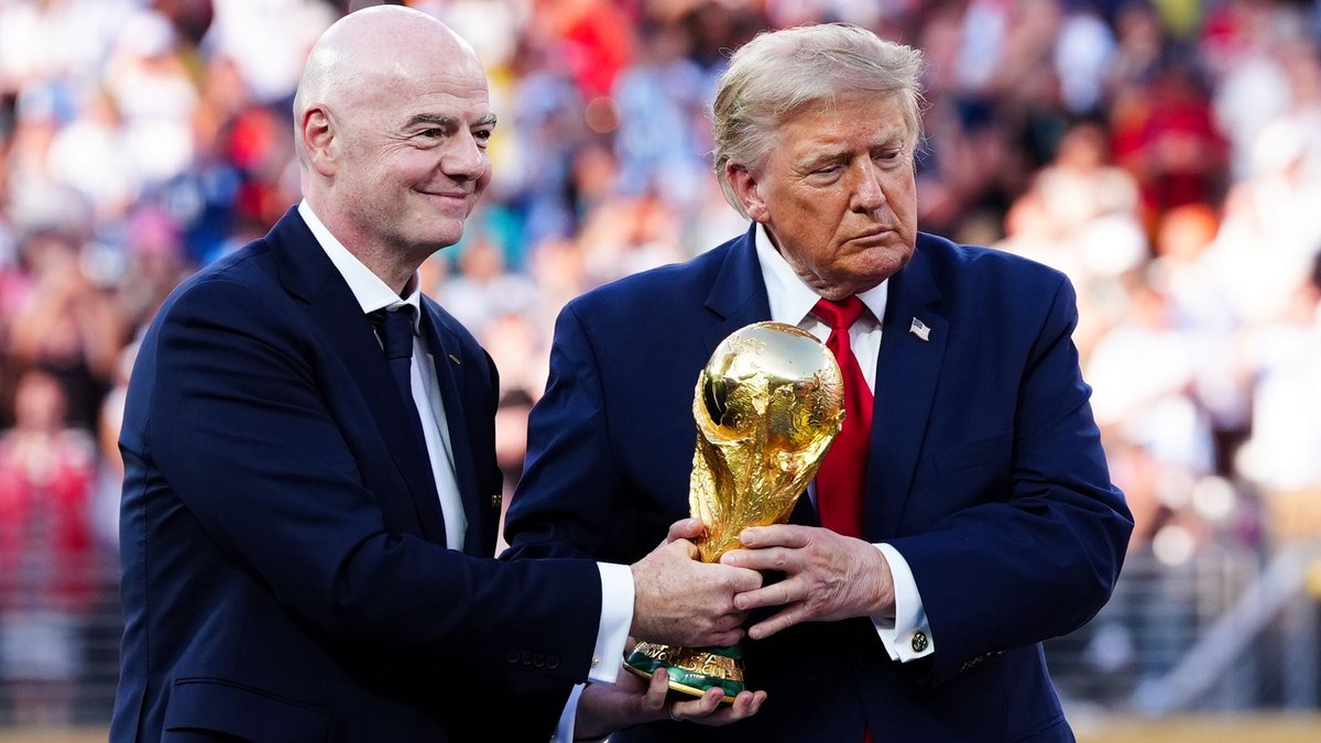 Trump: FIFA Qalad Weyn Ayay Samaynaysaa Haddii Laga Qaado Infantino