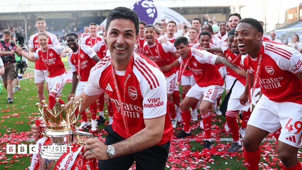 Arsenal waxay ku jireen liis 20+ ciyaartoy oo ay ku raadinayeen guusha koobka Premier League