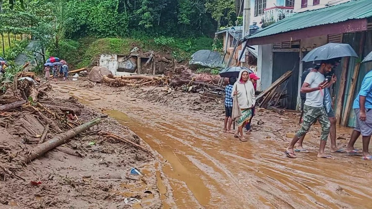 Sri Lanka waxay xidhay dugsiyada dhul-gariirka iyo daadadka ka dib markii ay neeftooda iska dhiibeen 7 qof