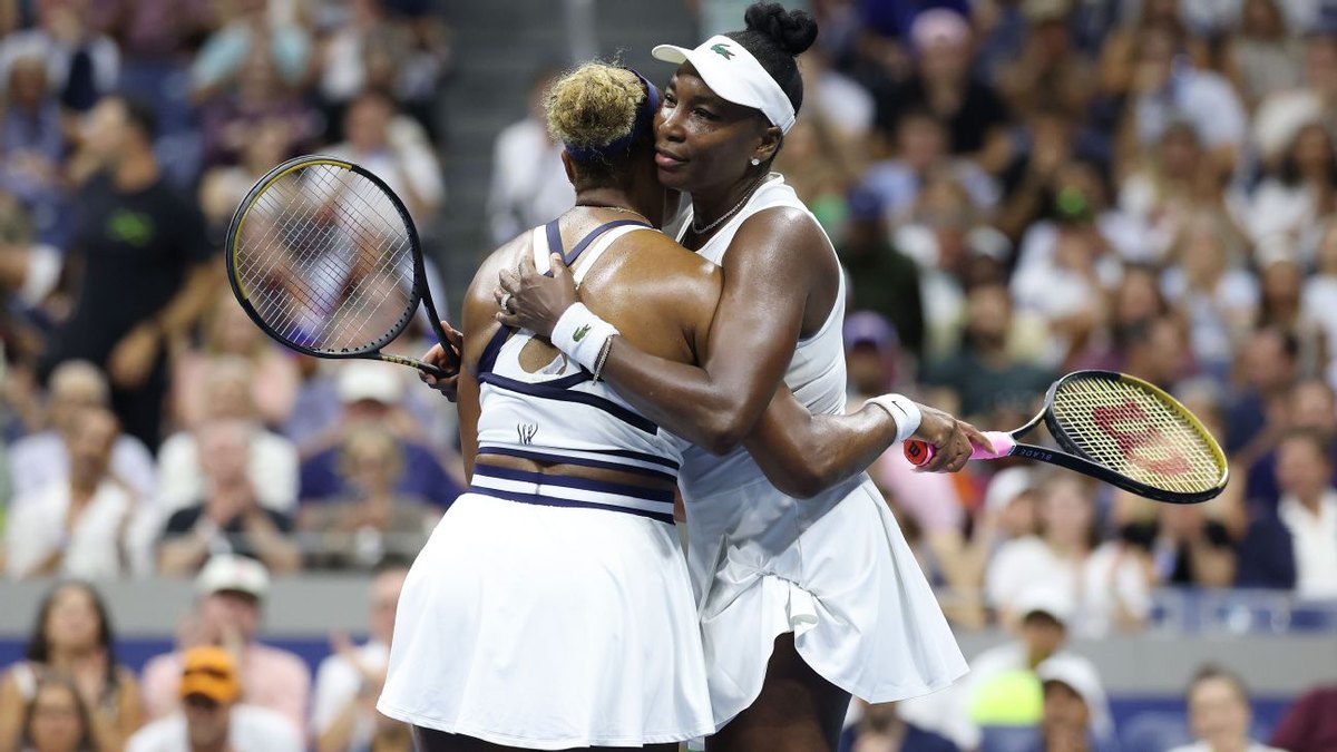 Aasiyada Williams-ka oo ciyaar toos ah ku dhex martay tartanka US Open-ka, laakiin waxay ka baxeen