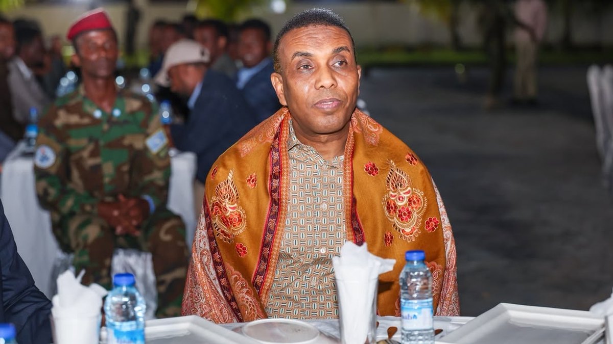 Ra'iisul Wasaare Hamza Maamulay Kulan Amniga Muqdisho, Wuxuu Xaqiijiyay Guulaha Ciidamada