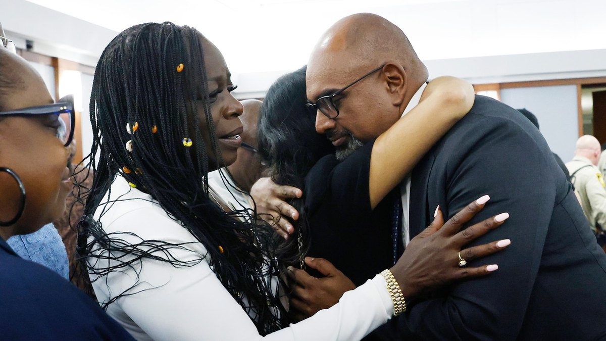 Xukunka Dambiyeed ee Tupac Shakur: Maxay ka dhigaysaa xukunkan dhamaadka, mise bilowga qayb kale?