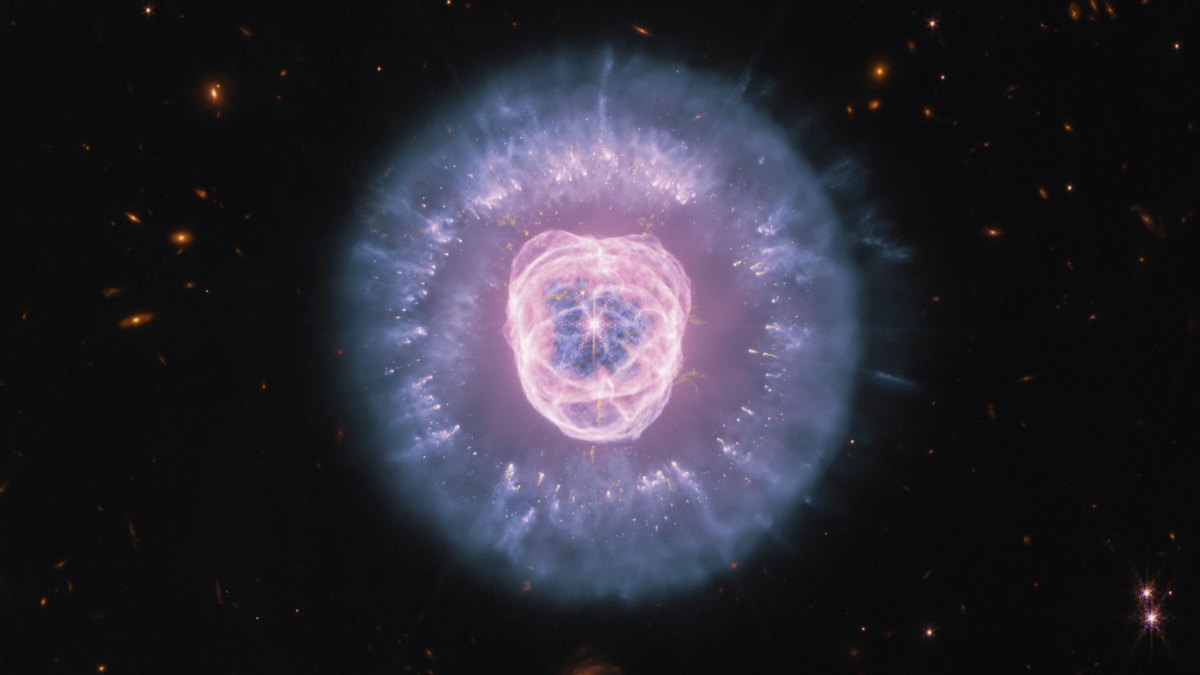 Telescope-ka Webb Oo Sawir Cad Ka Qaaday Nebula-ga Libaaxa