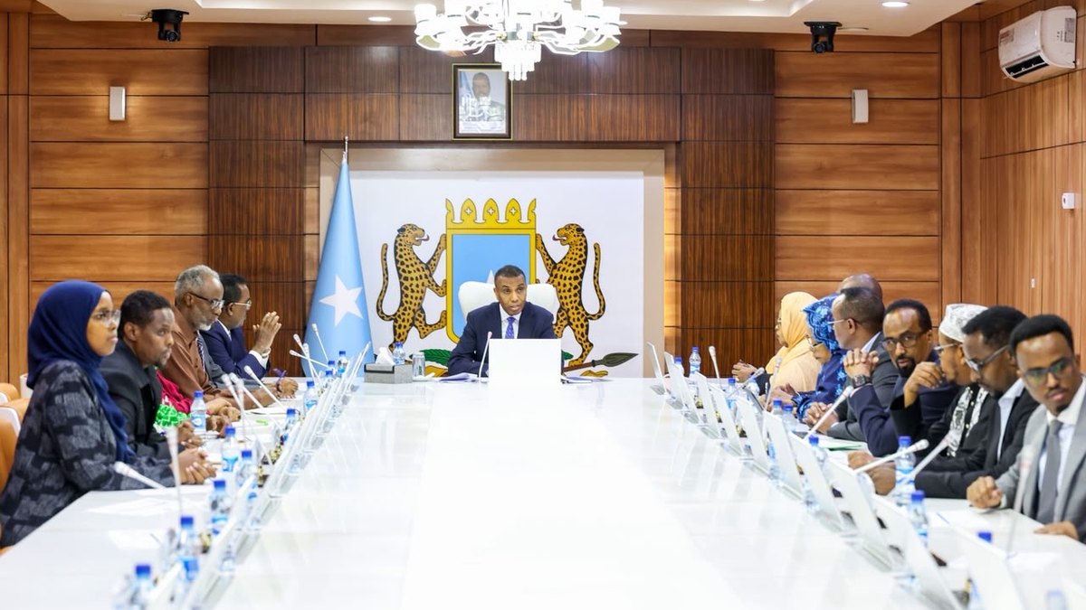 Ra'iisul Wasaare Hamza Madaxweynaha Kulankeii Ugu Horreeyay ee Baarlamaanka Maareynta Khataraha Dhaqaalaha Qaranka