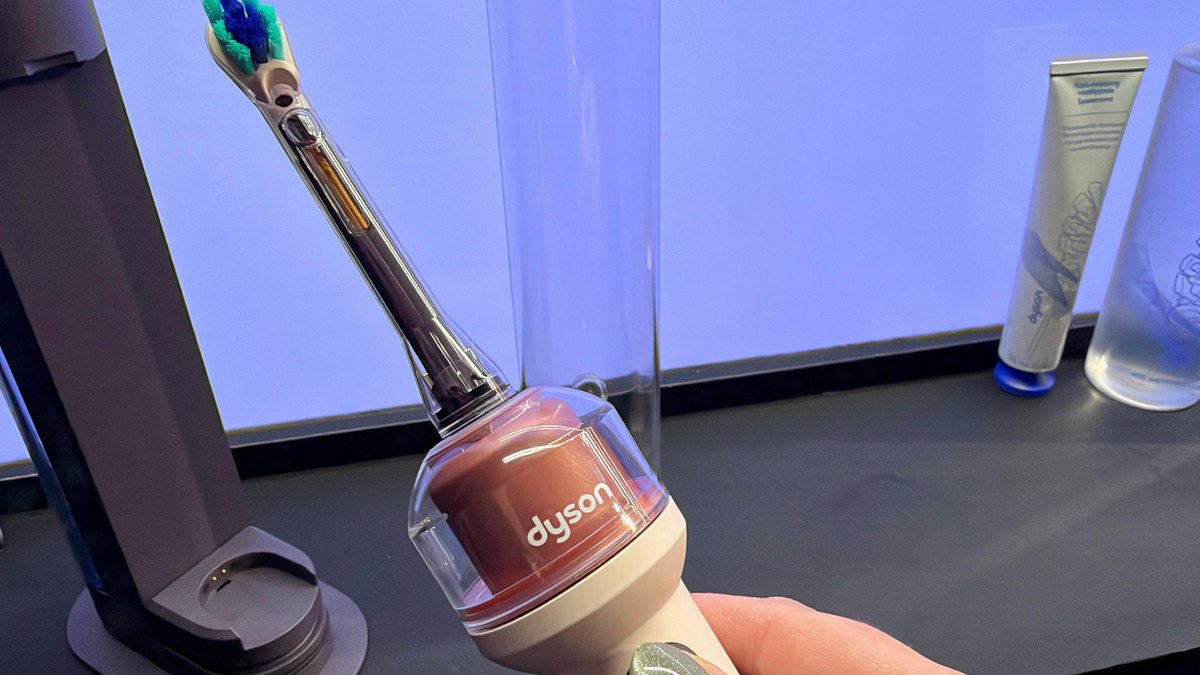 Dyson CameraJet: Qaar ka mid ah qalabka $500-ka ah ee cusub waa burburay