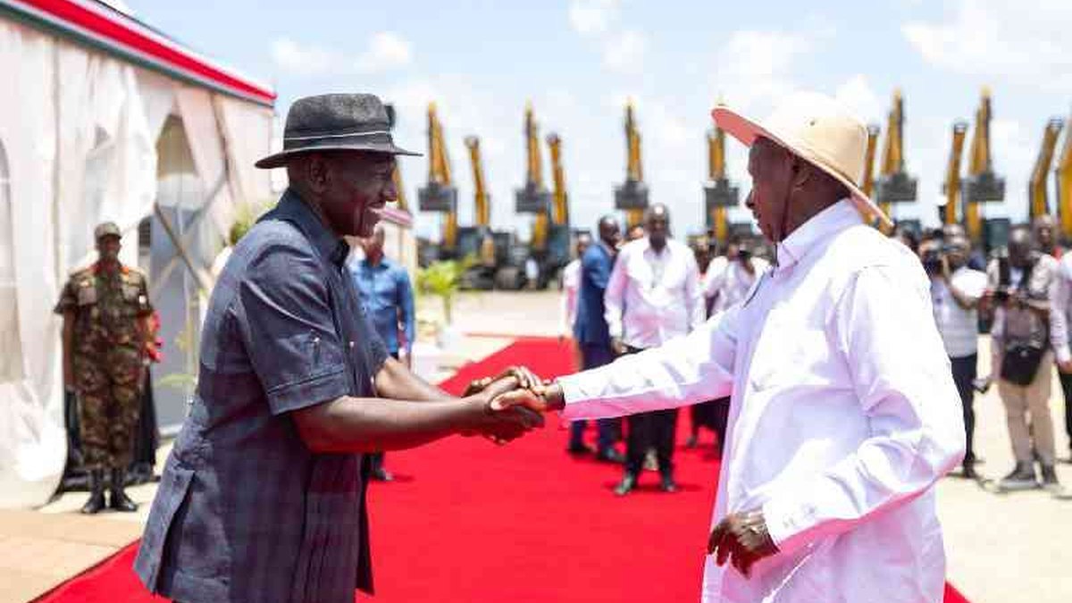 Museveni wuxuu sheegay inuu diyaar u yahay lambarada Lamu, laakiin wuxuu ka tagay inuu ku bixiyo
