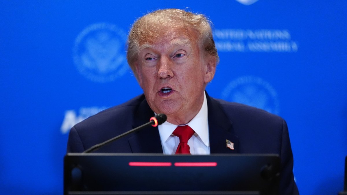 Hantiwadaagga Trump wuxuu sheegay inuu ku xiraan doono 17,500 qaxooti Soomaaliyeed oo ka yimaada Afrika