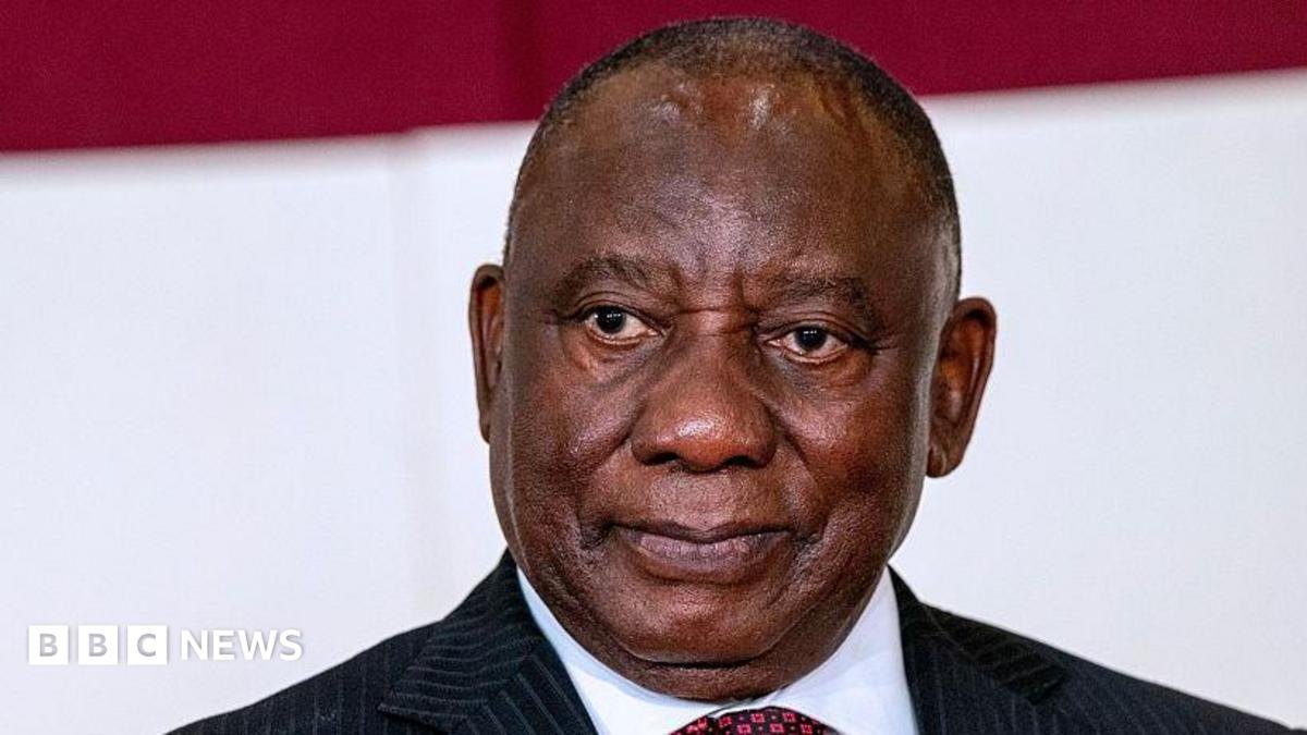 Maxkamaddu waxay joojisay ku meel gaadhka guddi baarlamaanka ee xilka ka qaadista Madaxweynaha Koonfur Afrika