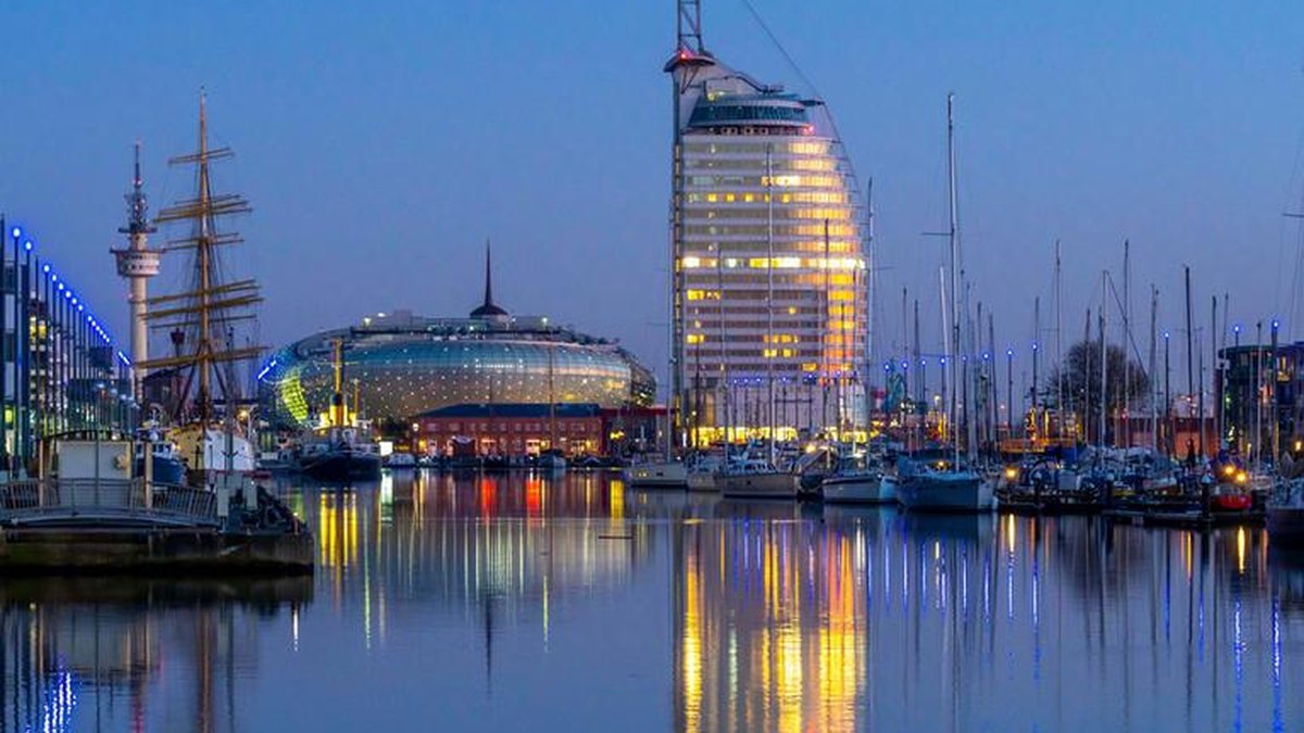 Jarmalku wuxuu ku bilowday inuu u diiwaangelinayo Bremerhaven inay noqoto hubka difaaca NATO