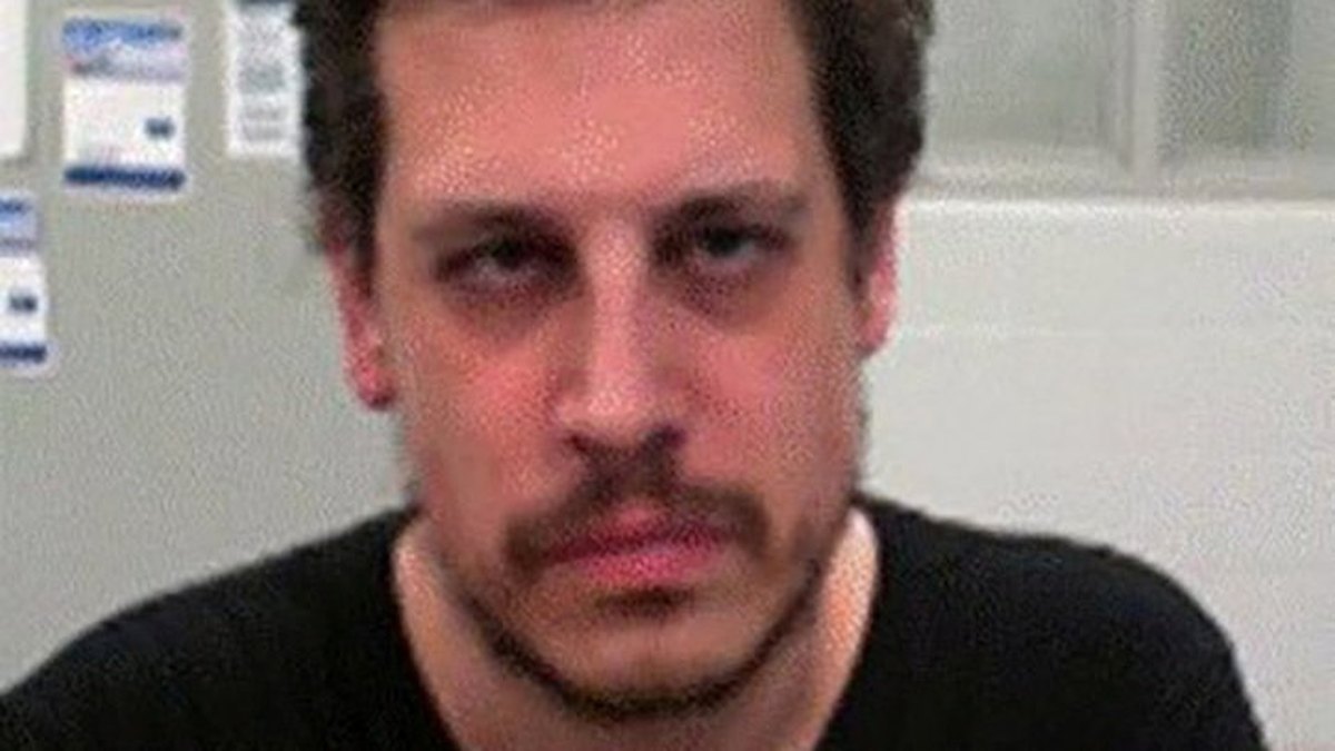 Milo Yiannopoulos oo ay qabatay ICE kaa dib markii uu sharci darro ku sugnaa Maraykanka