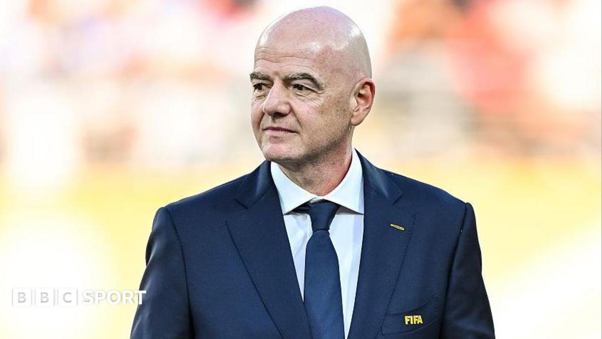 Infantino wuxuu u yeeray shir madaxeed FIFA ee Rabat iyadoo dhaleeceyn cusub kacday