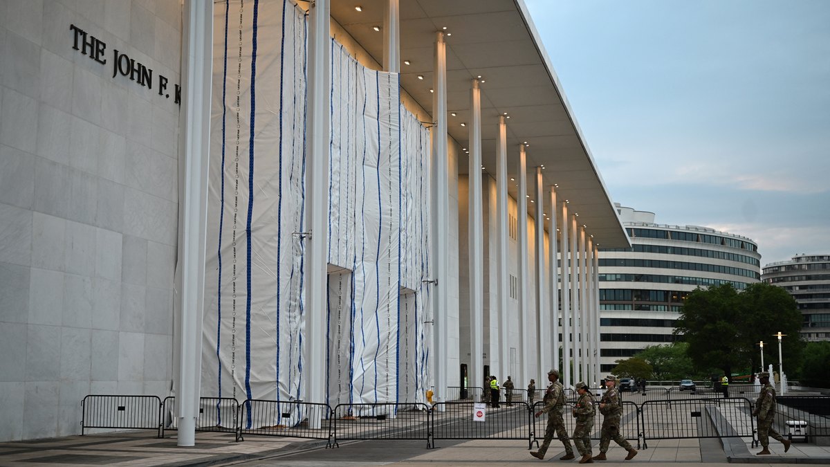 Xildhibaanka Beatty waa inay codsatay in la joojiyo magaca Trump ee dib u soo noqda Kennedy Center