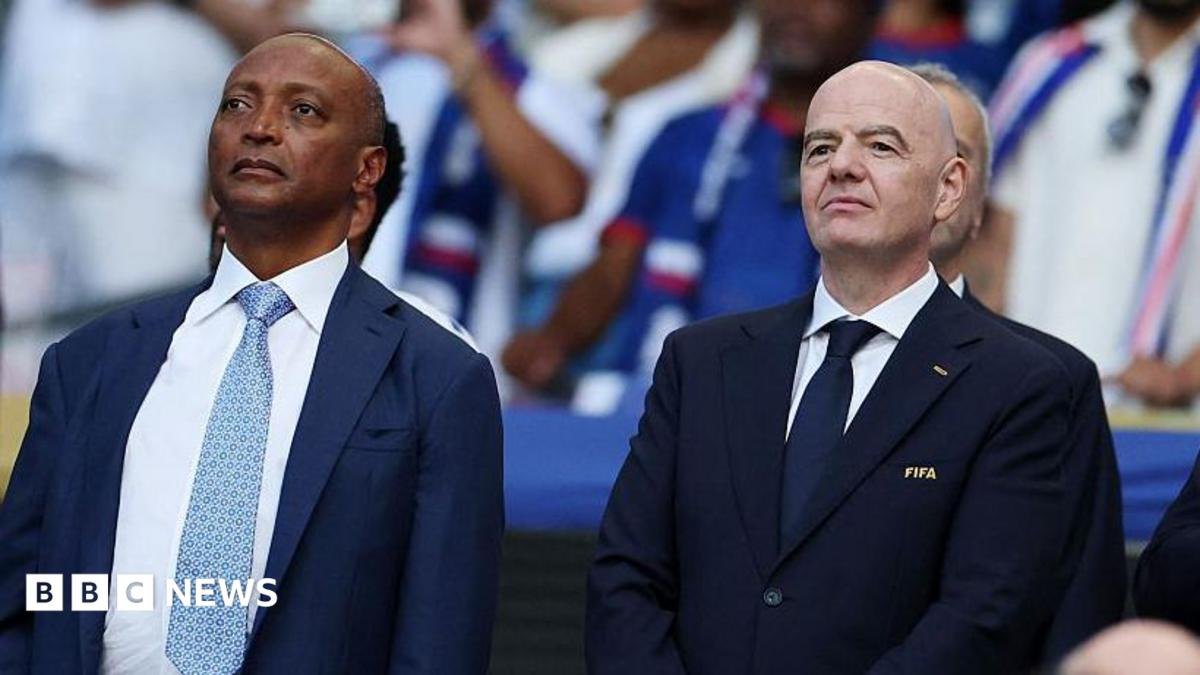 Guddiga Caf oo si la mid ah u taageeray Infantino, Afrikaana way sii xoogaysanaysaa