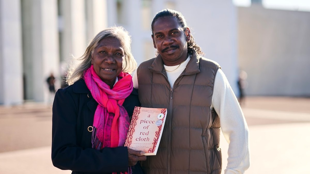 Qoraalka 'A Piece of Red Cloth' ayaa ku guuleystay abaalmarinta farsamada ee tartanka qoraalka madaxweynaha Australia