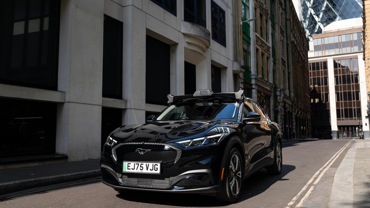 Uber ku guuleysatay Waymo: London waxay heshay adeeg robotaxi oo ganacsi ah