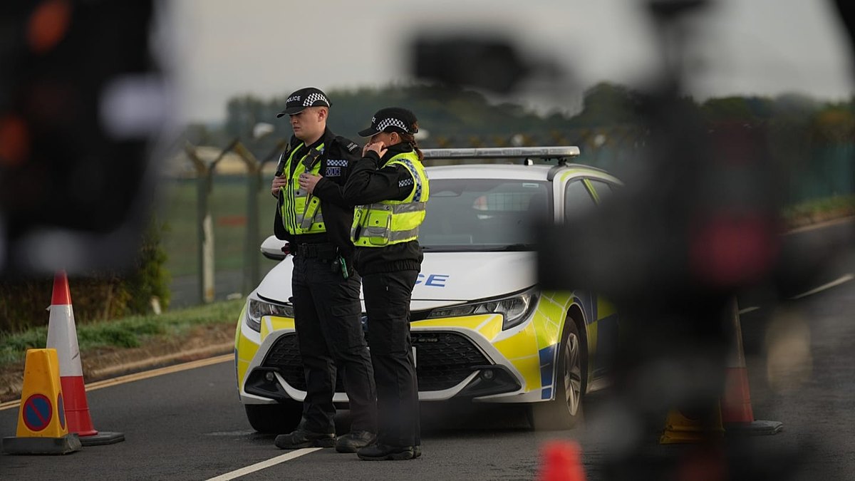 Polis ka hortagga argagixisada UK waxay baarayaan xiriirka Iran iyo qaraxyo la xiriira dhulka dagaalka ee Fairford