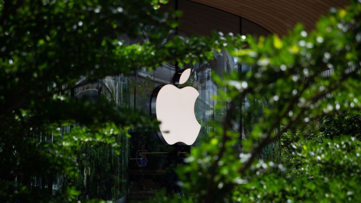 Ron Johnson: Maqaamka Dukaamada Apple waa inuu Jiri doonaa Haddii AI-gu Yimaado