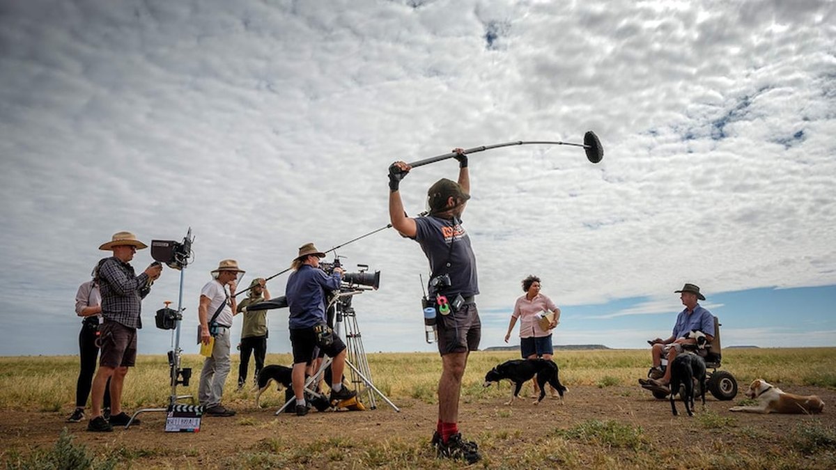 Dowladda Queensland oo gooysa maalgelinta Screen Queensland, walaac ka dhashay warshadaha filimada