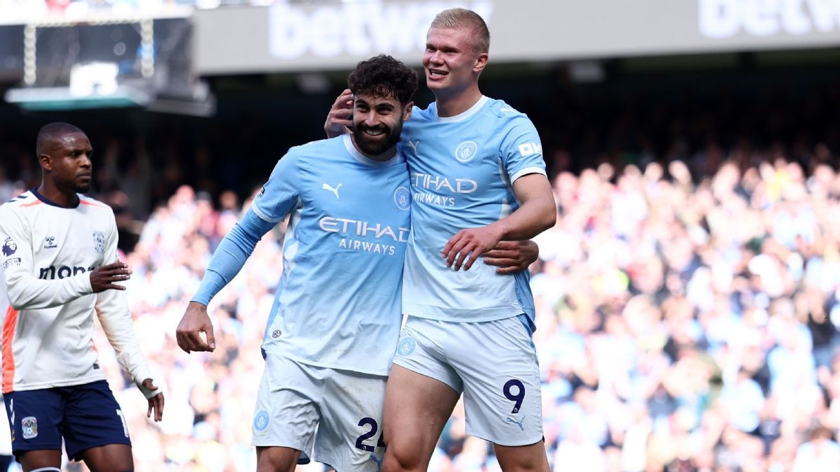 Ciyaaraha Barwaaqo-sooranka: Newcastle iyo Manchester City oo ka soo baxay kulamadii Premier League ee Axaddii