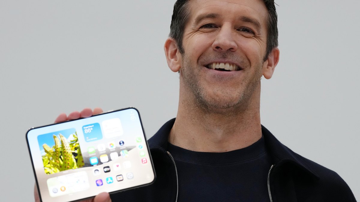 Apple waxay ka hadashay nidaamyada iPhone Duo ee la sameeyay