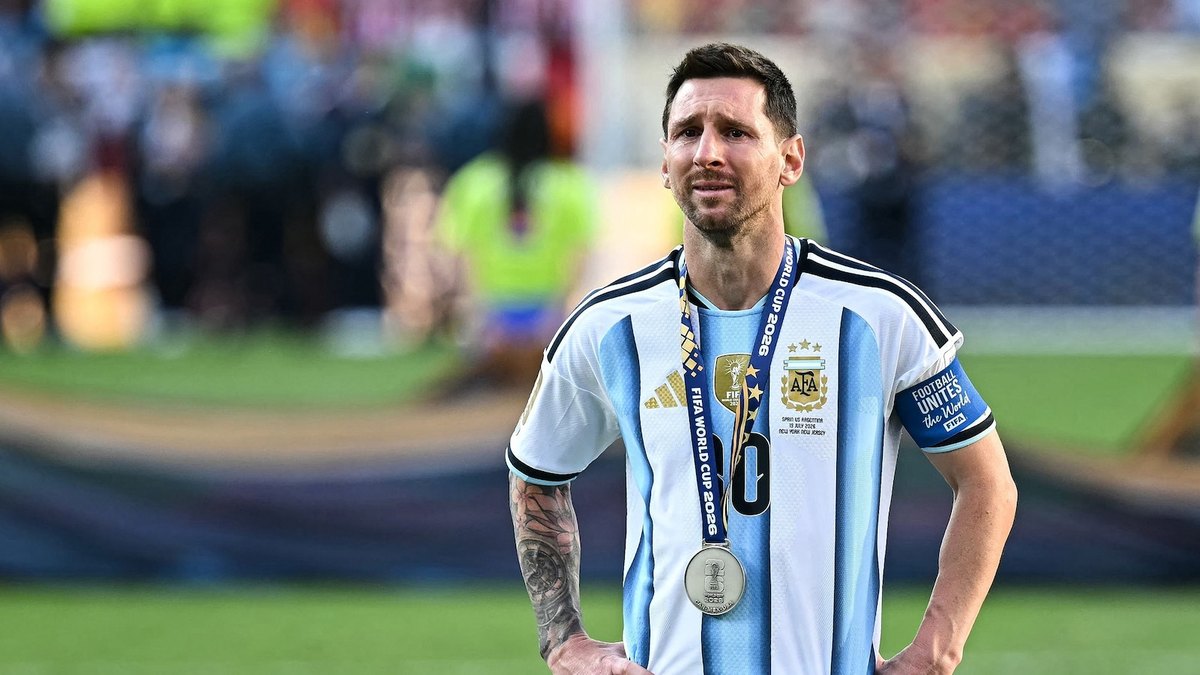 Lionel Messi wuxuu sheegay inuu ka baxay kooxda qaranka Argentina