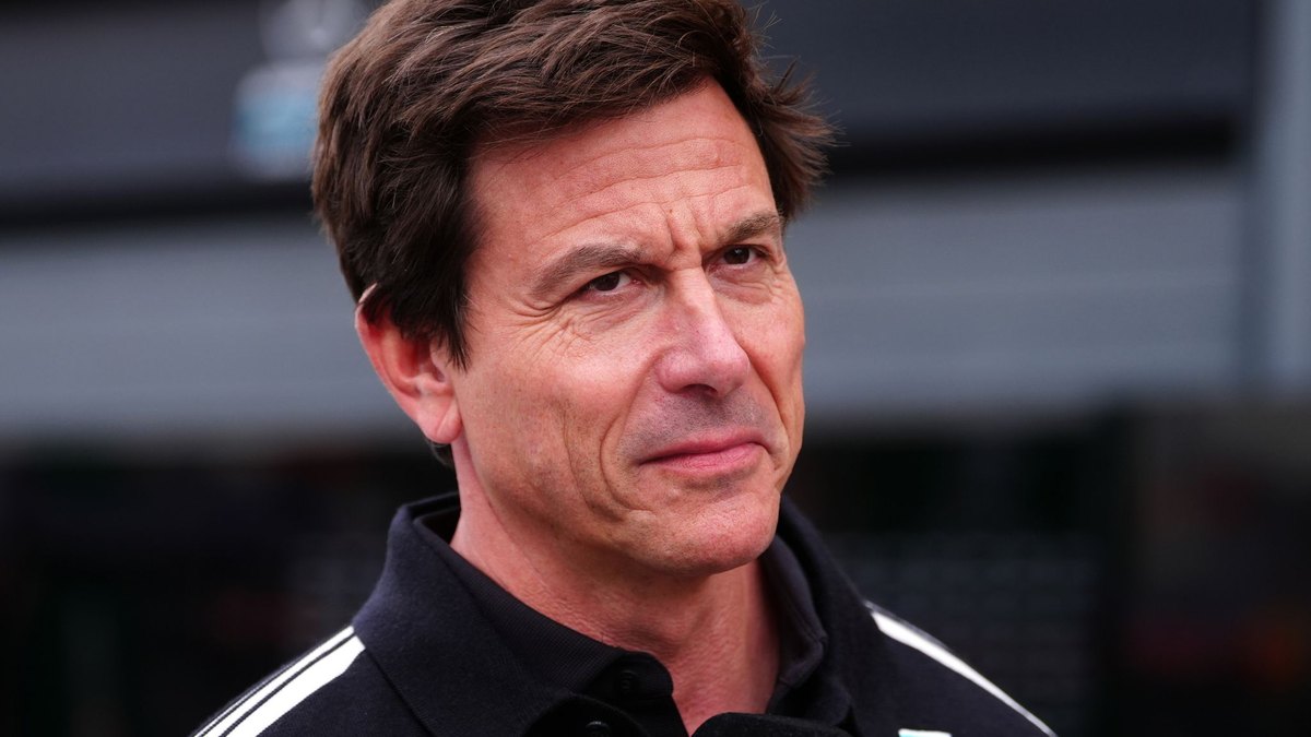 Wolff wuxuu ka hadlay 'ciyaartoyda guriga' ee ka hadlaya go'aanka Mercedes ee ku saabsan George Russell