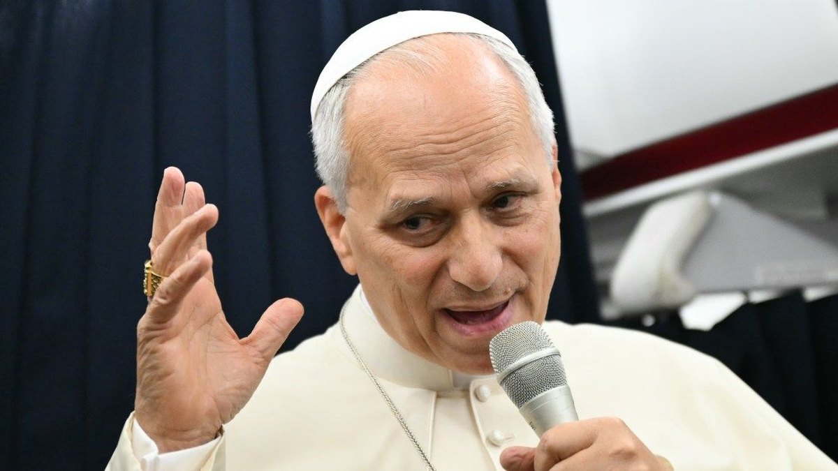 Papa Leo: Khataraha AI ma ahan war-fal, wuxuuna codsaday in la isku yimaado