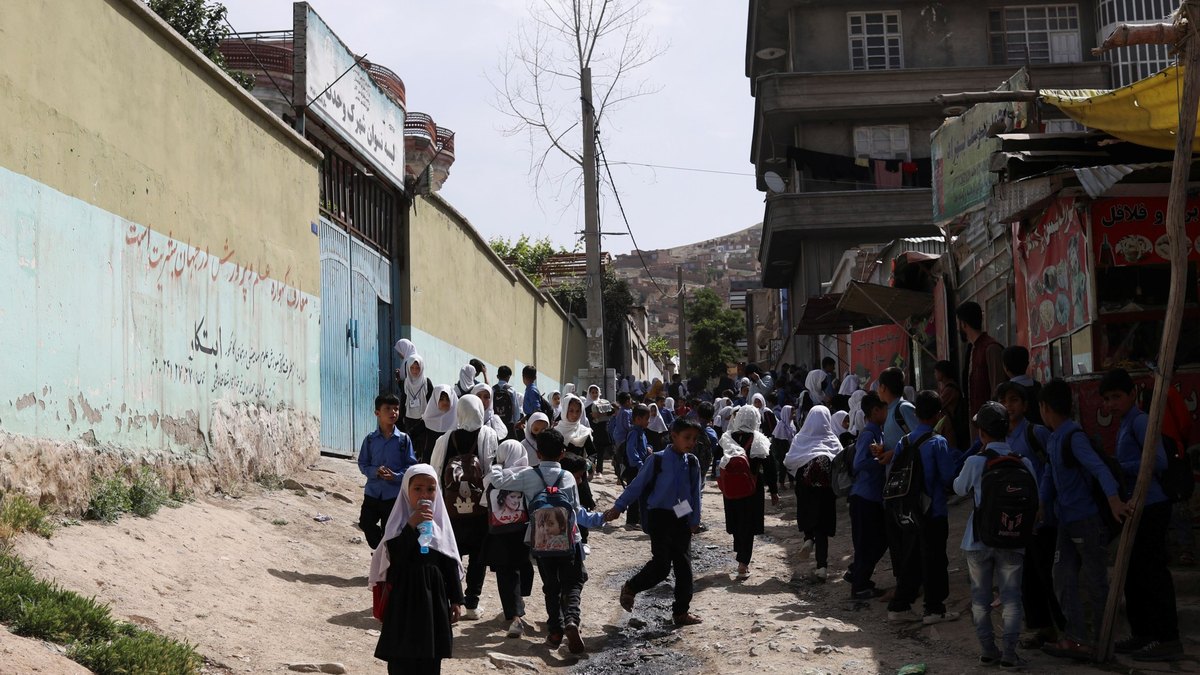 Dhulka Global South: 113 waddan oo bixiya deyn ka badan waxbarashada