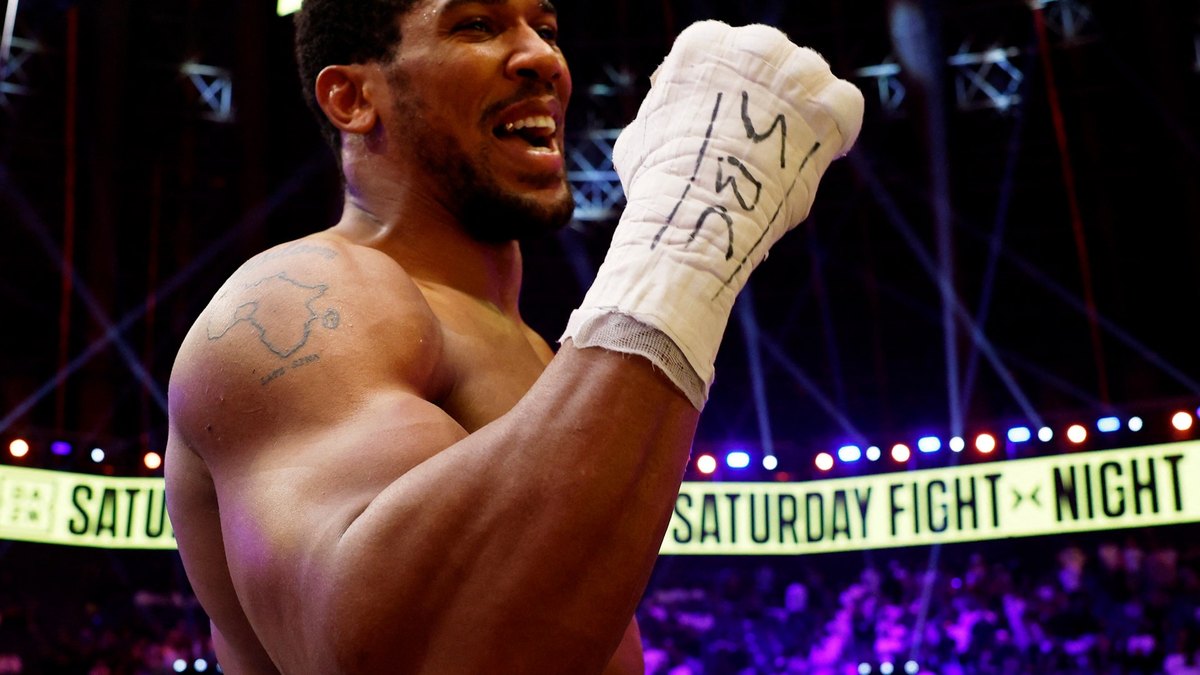 Joshua oo laba jeer dhulka la dhigay ka dibna Prenga ku garaacay knock-out Jeddah